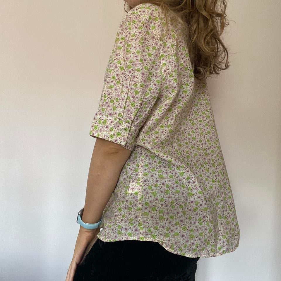 100% cotton floral ruffle shirt large