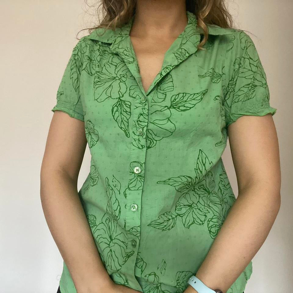 100% cotton green floral shirt small