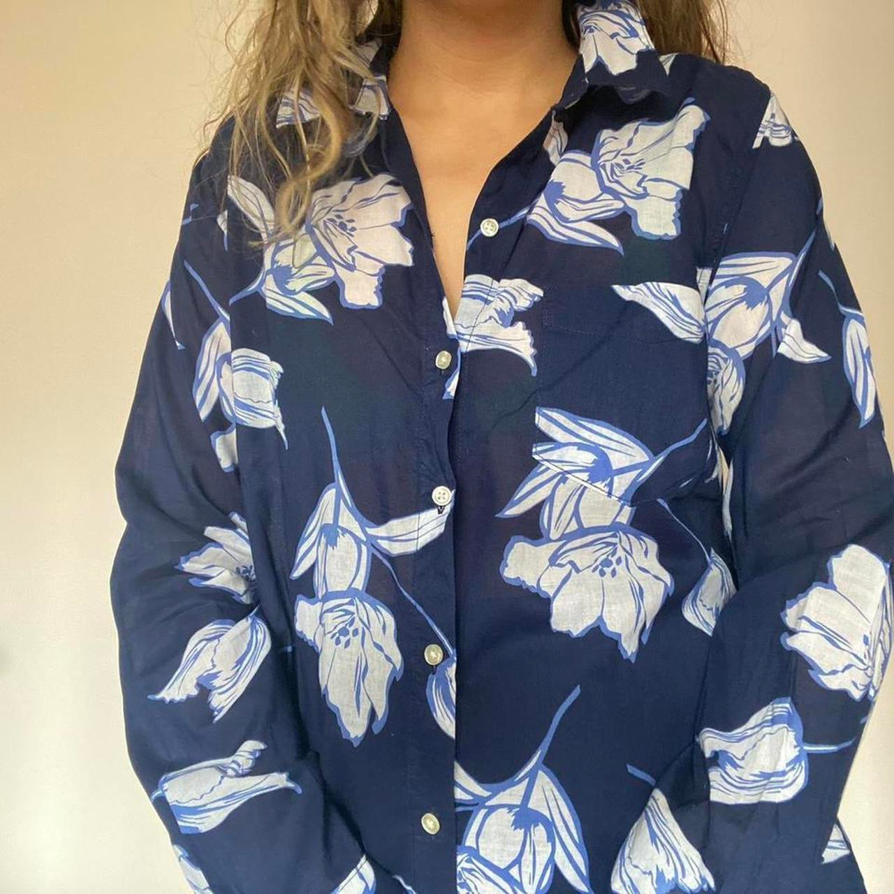 Old navy 100% cotton floral shirt L