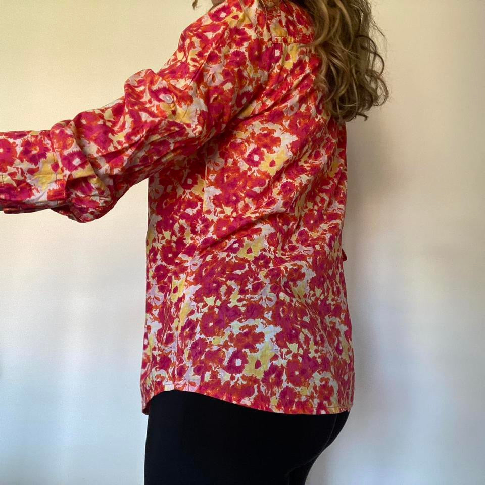 100% cotton bright floral shirt medium