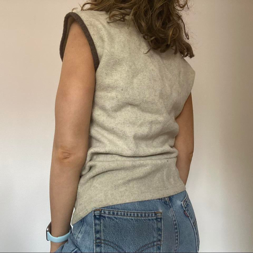 Beige gilet small