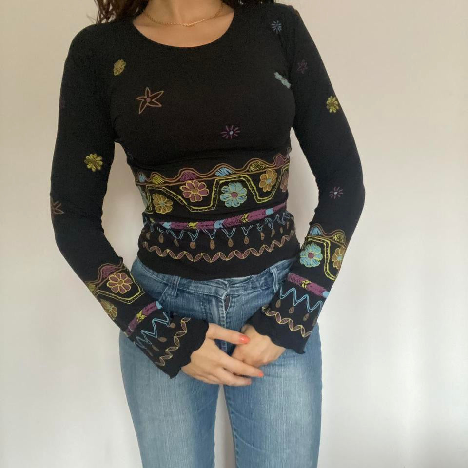00s black graphic top XS/S