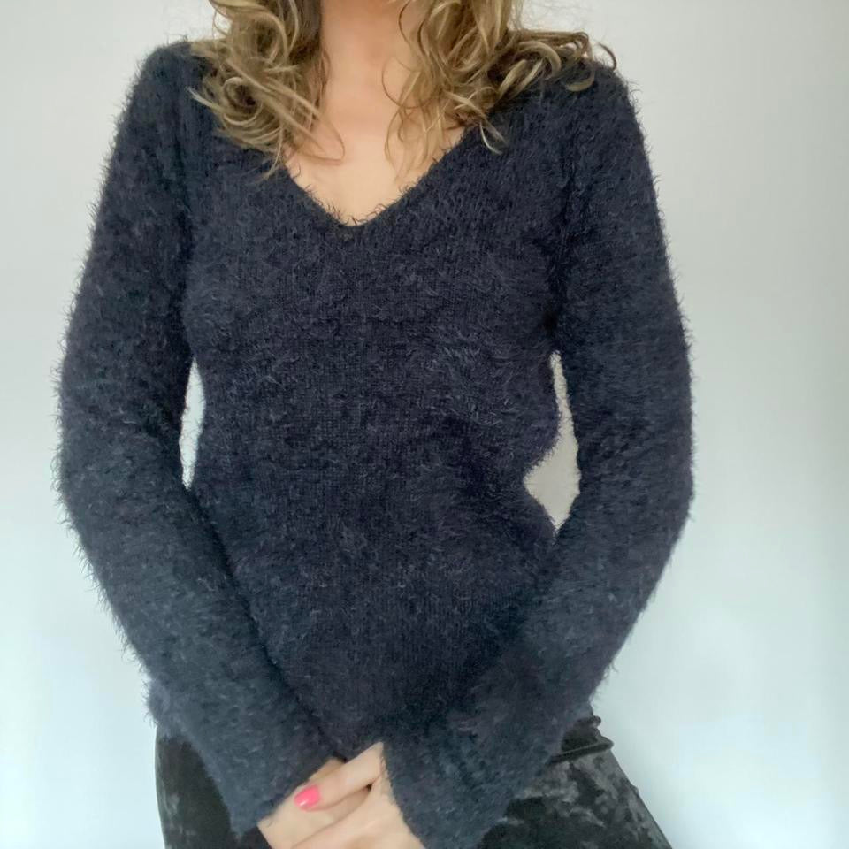 Black fluffy v-neck jumper medium