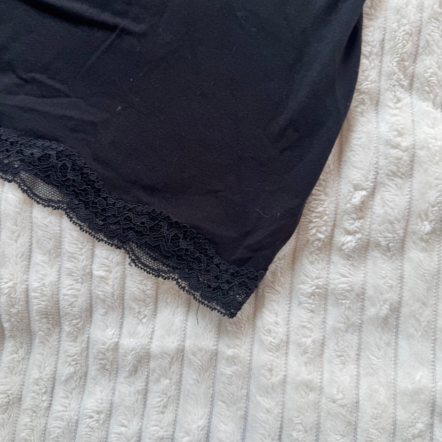00s black lace cami S/M