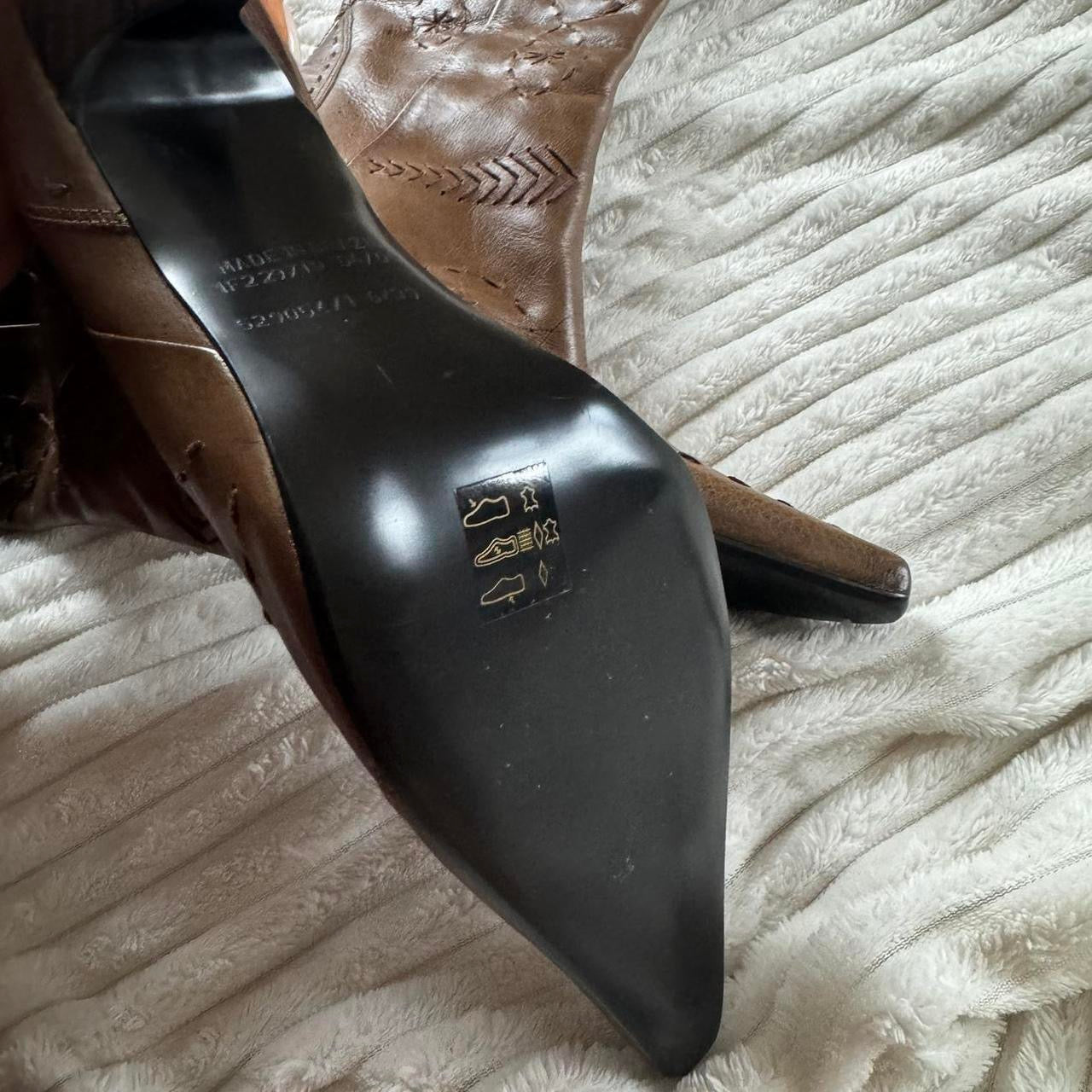 Leather boots size 6