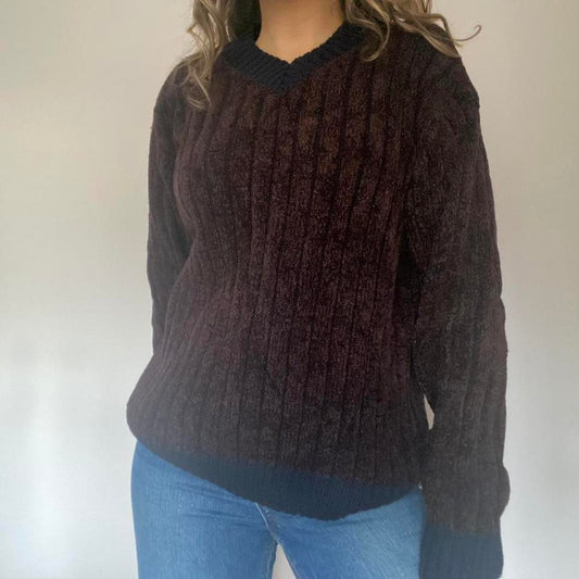 V-neck jumper medium