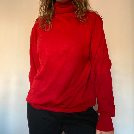 100% wool red turtleneck jumper L