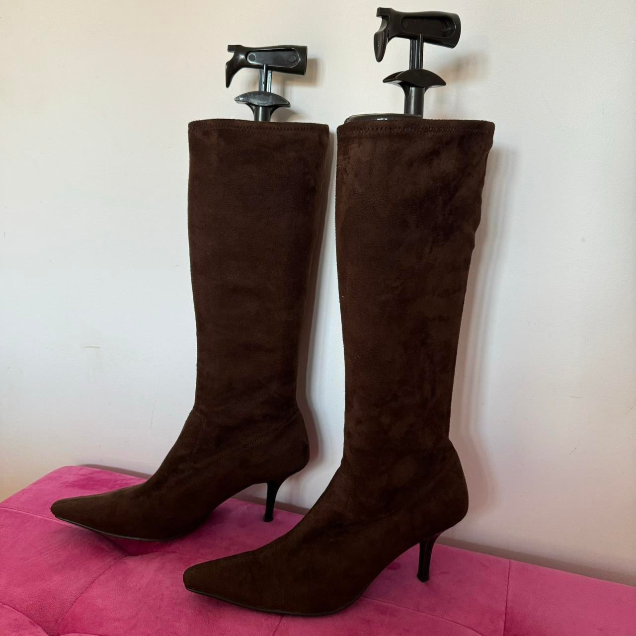 00s brown suede boots 6