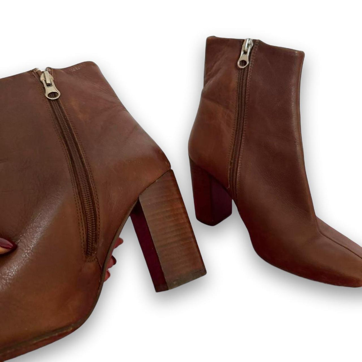 Leather boots size 5