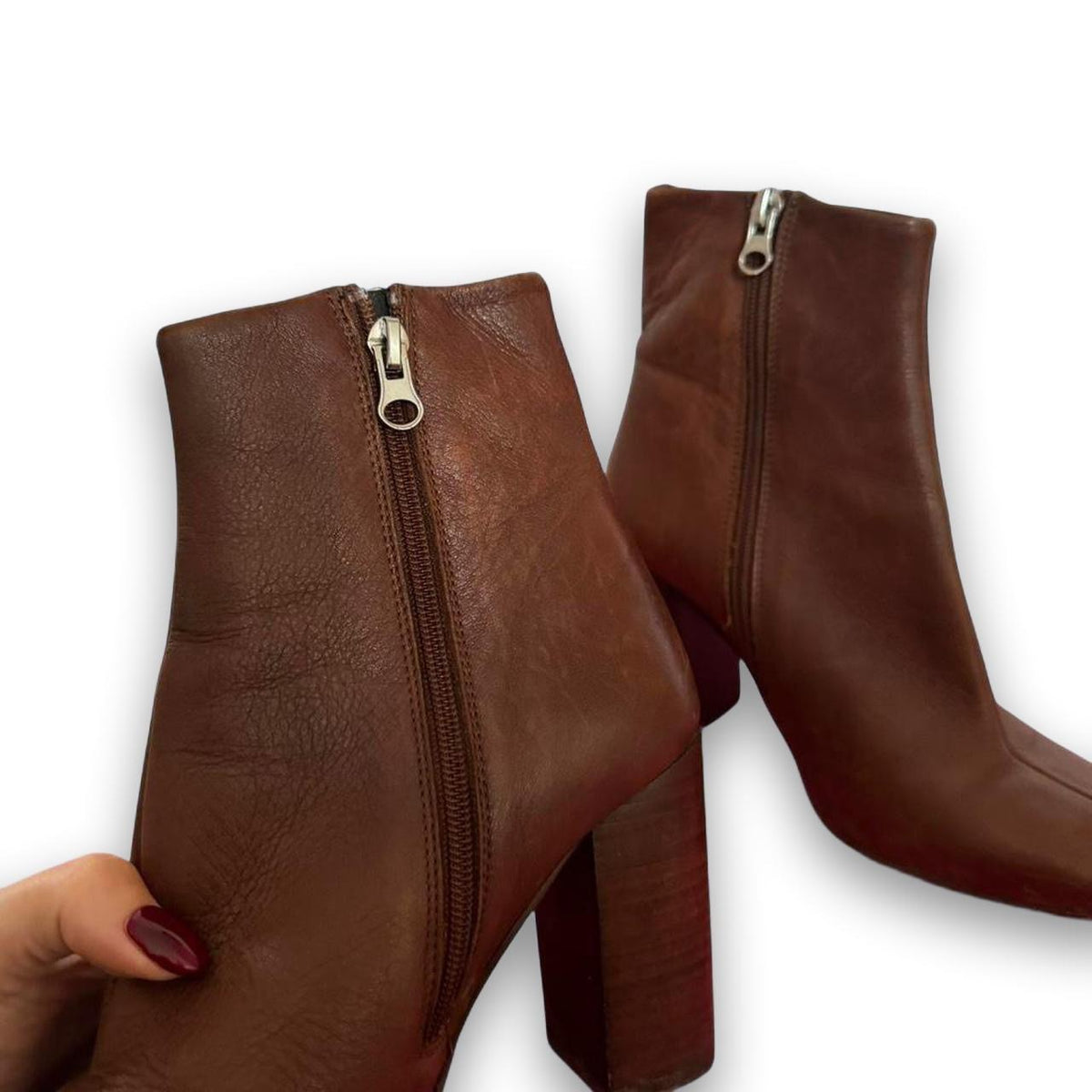 Leather boots size 5