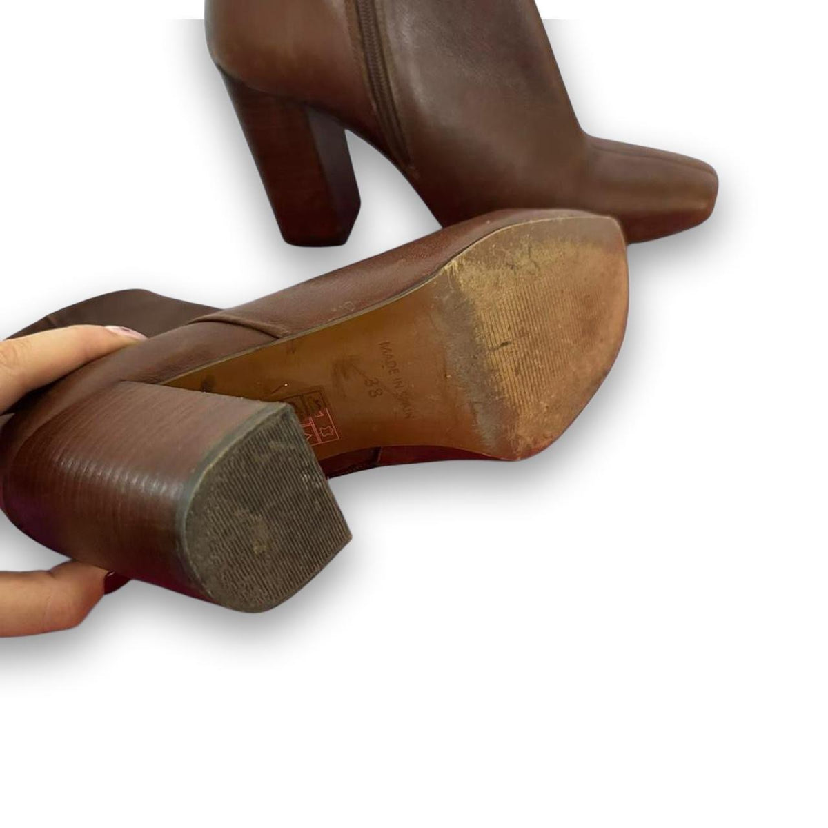 Leather boots size 5