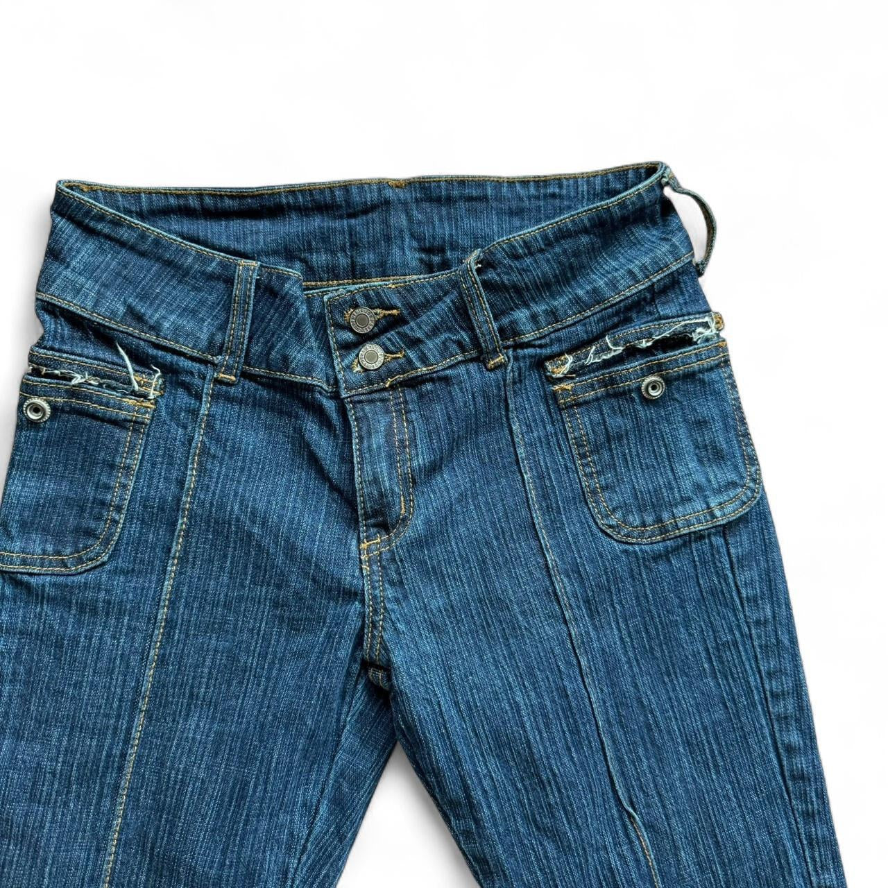 00s low waisted flared jeans w29