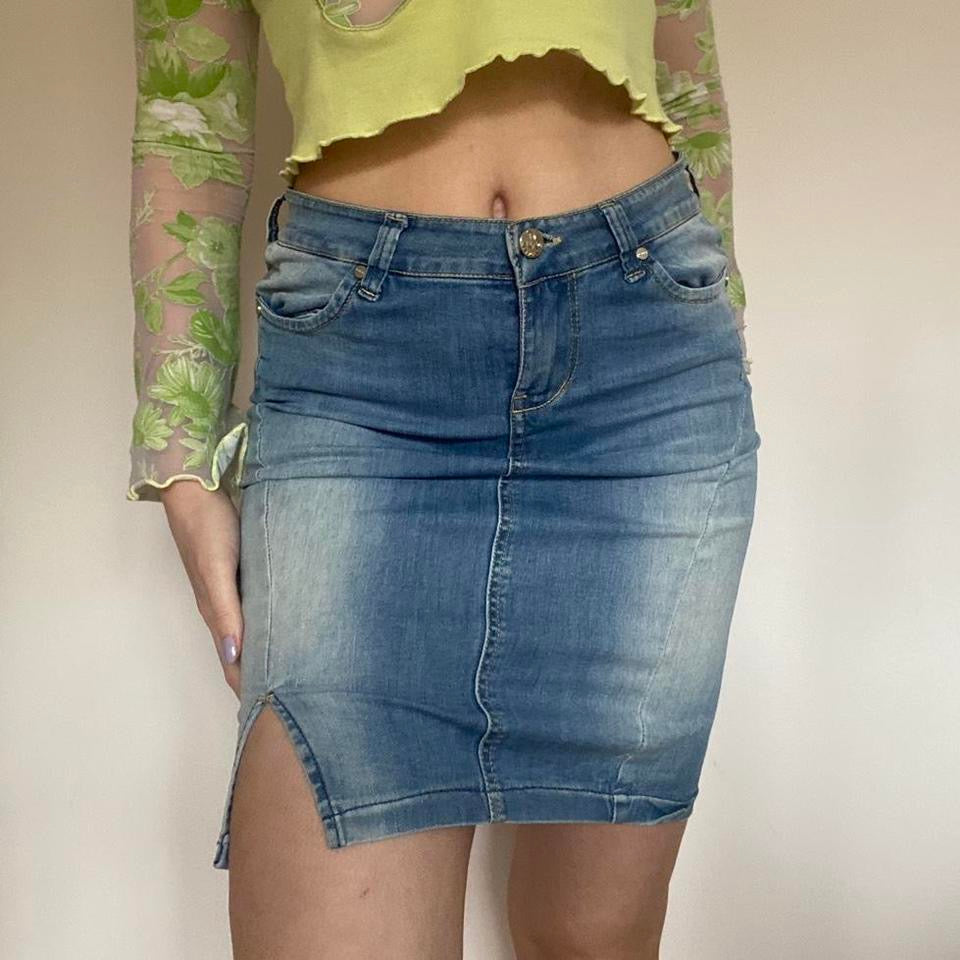 Vintage blue fitted denim mini skirt w30”