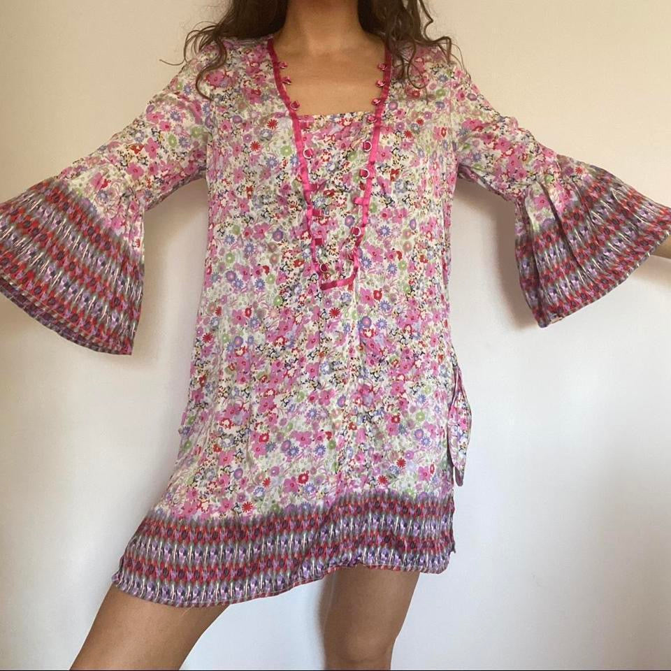 100% silk 70s style pink flared sleeved mini dress medium